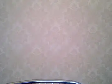 Chaturbate Live Sex Cam of cute_strawberry_