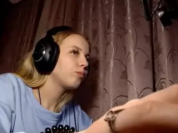 Chaturbate Live Sex Cam of maryrosesiegle