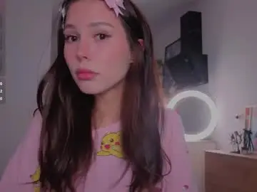 Chaturbate Live Sex Cam of emelia_fox