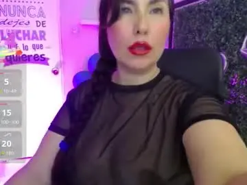 Chaturbate Adult Video Chat of evelyn_mature19