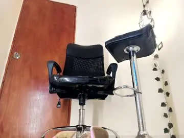 Chaturbate Live Sex of aitana_purple