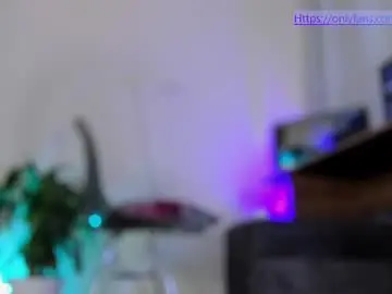 Chaturbate Live Porn of martiina_0