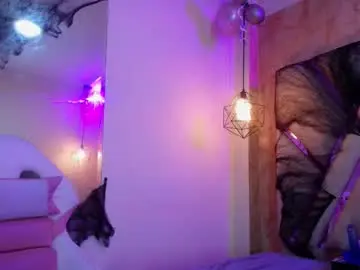 Chaturbate Free Live Porn of lilith_curvy