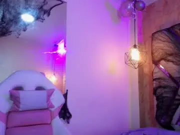 Chaturbate Watch Live Sex Cams of lilith_curvy