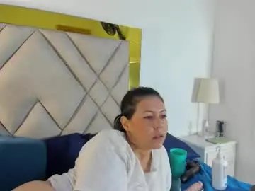 Chaturbate Live Sex Cam of ariana_martins