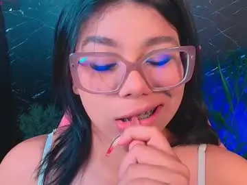 Chaturbate Live Sex Cam of ashleyy18__