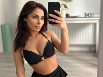 Imlive Sex Chat of SarahSkye895