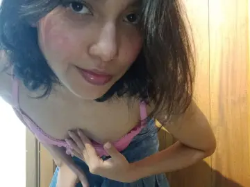 Imlive Free Porn Cam of Tiny_Rose