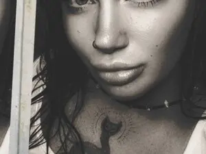 Myfreecams Adult Webcams of LessaHost