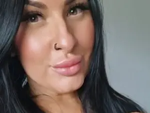 Streamate Live Sex Cam of LaylaCurve