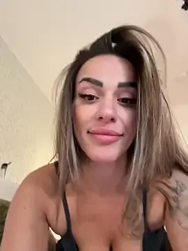 Stripchat Live Sex of -Alisa