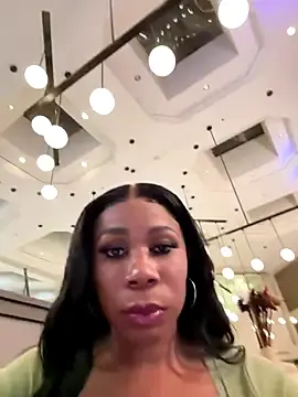 Stripchat Live Sex of Belle___