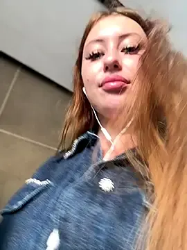 Stripchat Watch Live Sex Cams of AndreaMood