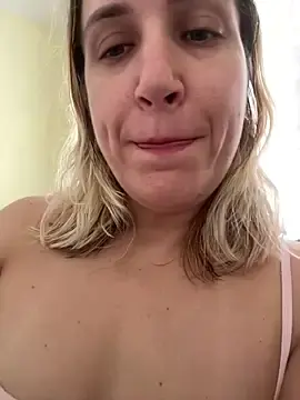 Stripchat Live Porn of Bia_sexynovaes