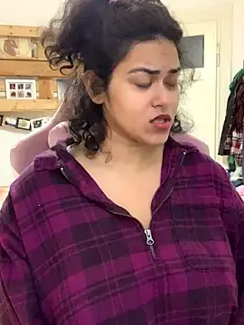 Stripchat Adult Webcam of Curvydesifromgermany