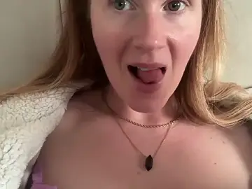 Stripchat Adult Video Chat of redheadrosie69