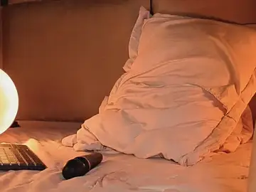 Stripchat Live Sex Cam of angelinepossy