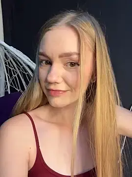 Stripchat Live Sex Cam of MilaMoone