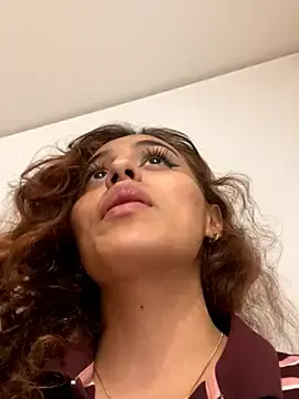 Stripchat Free Porn Cam of Katee_Jones