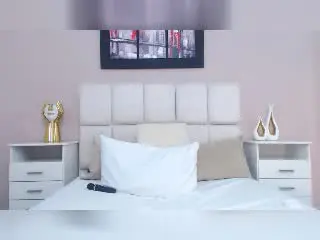 Xlovecam Free Porn Cam of TamaraFoxy