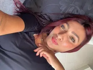 Xlovecam Adult Webcam of AmelineRousseau