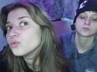 Xlovecam Adult Video Chat of AliensForWenty