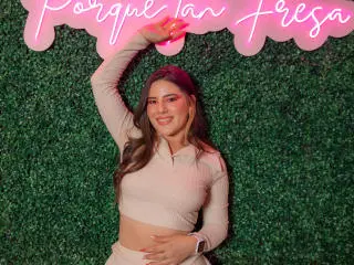 Xlovecam Best live sex cam show of EmmaM