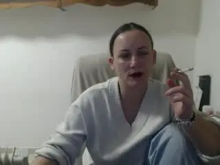 Xlovecam Free Live Porn of QueenKaly