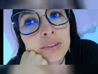 Xlovecam Live Sex Cam of AlexandraSaenz69