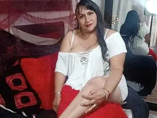 Xlovecam Adult Webcam of LauraMimiHot