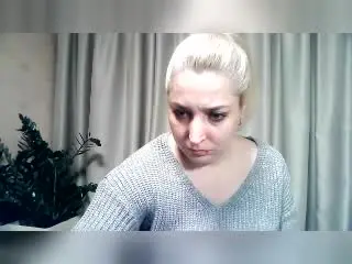 Xlovecam Live Sex Cam of IrickaKicka